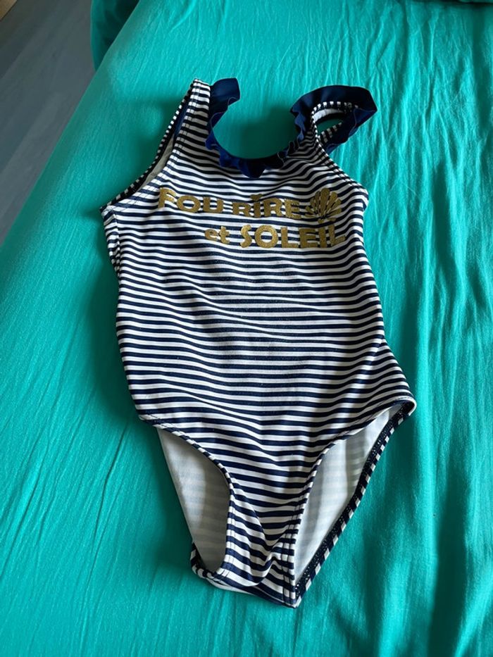 Maillot de bain, une pièce fille