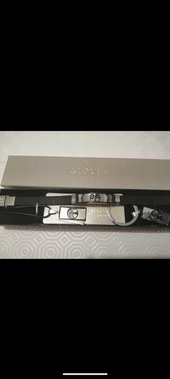 Ensemble bracelet, collier et porte clefs Gioyes en simili cuir. - photo numéro 4