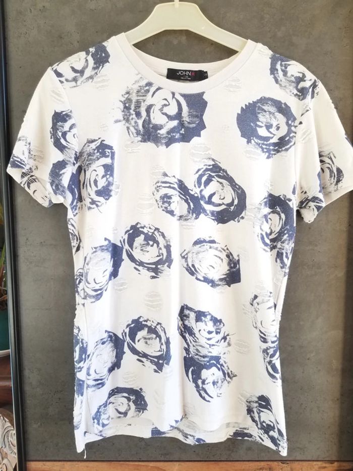T shirt effet déchiré
