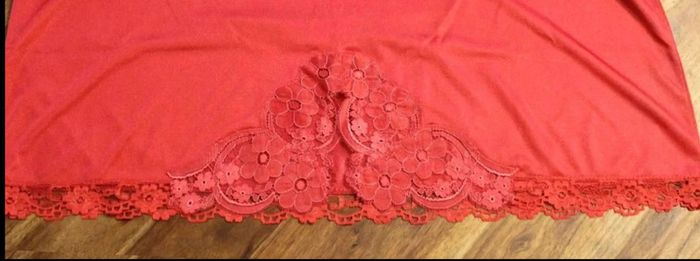 Jupon rouge - Dentelle - 54/56 - NEUF - photo numéro 9