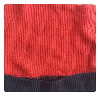 Bonnet chaud rouge et bleu marine - en bon état, taille 3 ans