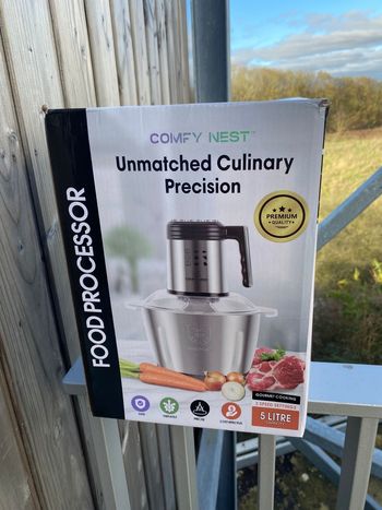 L'hachoir electrique 5L dans carton