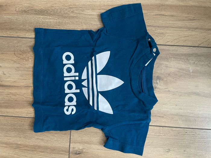 T-shirt adidas