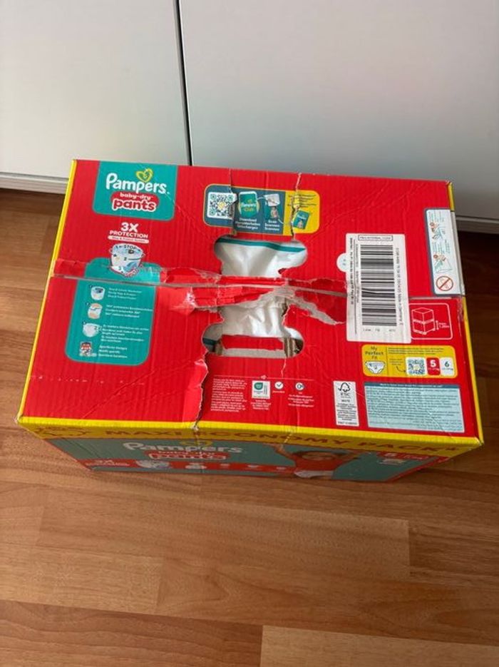 Couches pants Pampers taille 5 neuf - photo numéro 2