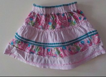 Jupe fleurie taille 12mois 