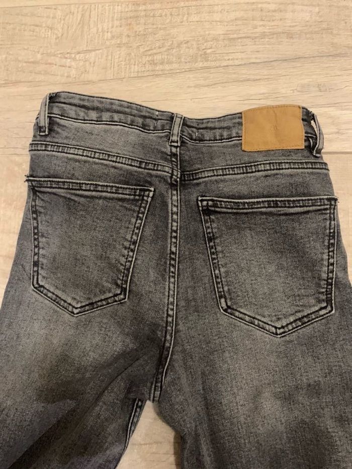Jean gris à fente Zara taille 36 - photo numéro 2