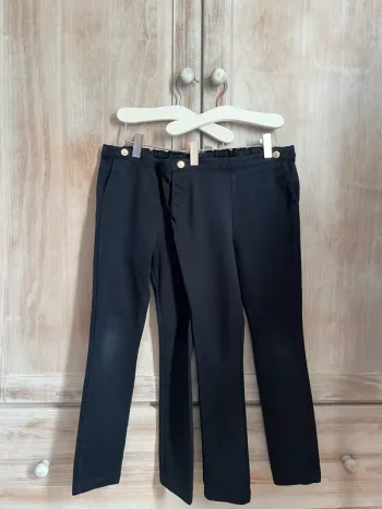 Lot 2 pantalons t. 8 ans