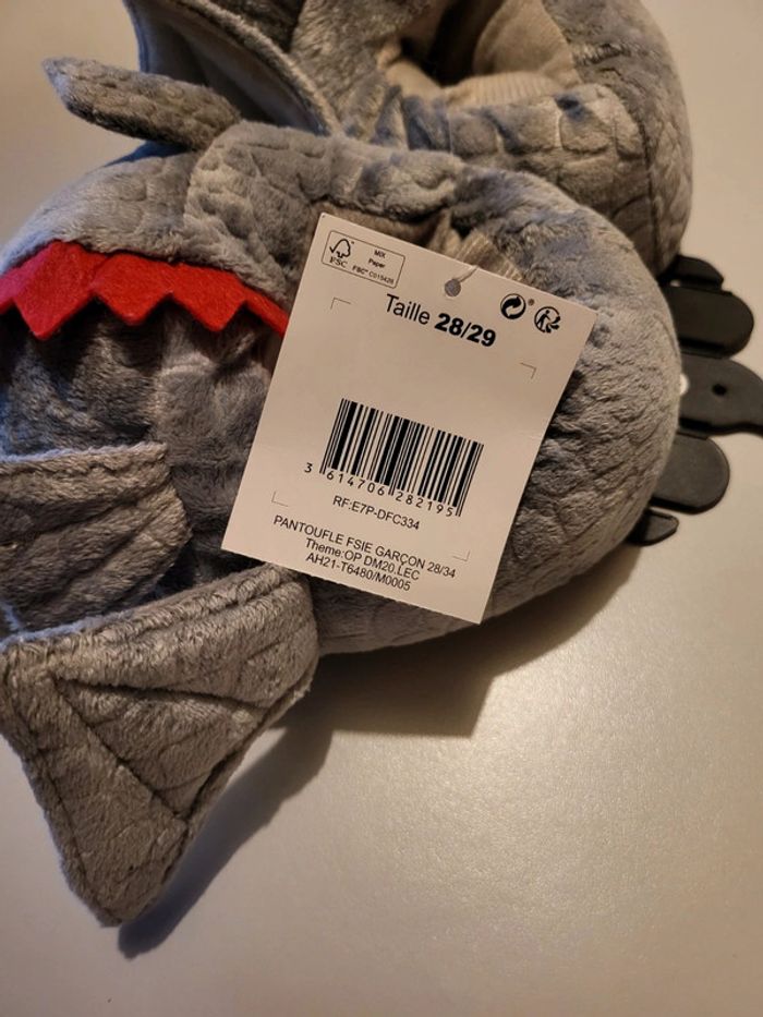 🐼 Chaussons fantaisie garçons neuf 28/29 🐼 - photo numéro 2