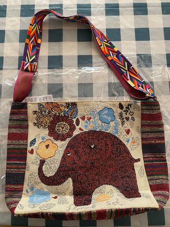 👜 Sac à bandoulière femme – motif brodé – léger – fermeture éclair sécurisée