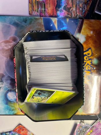 100 carte pokemon sans doubles.