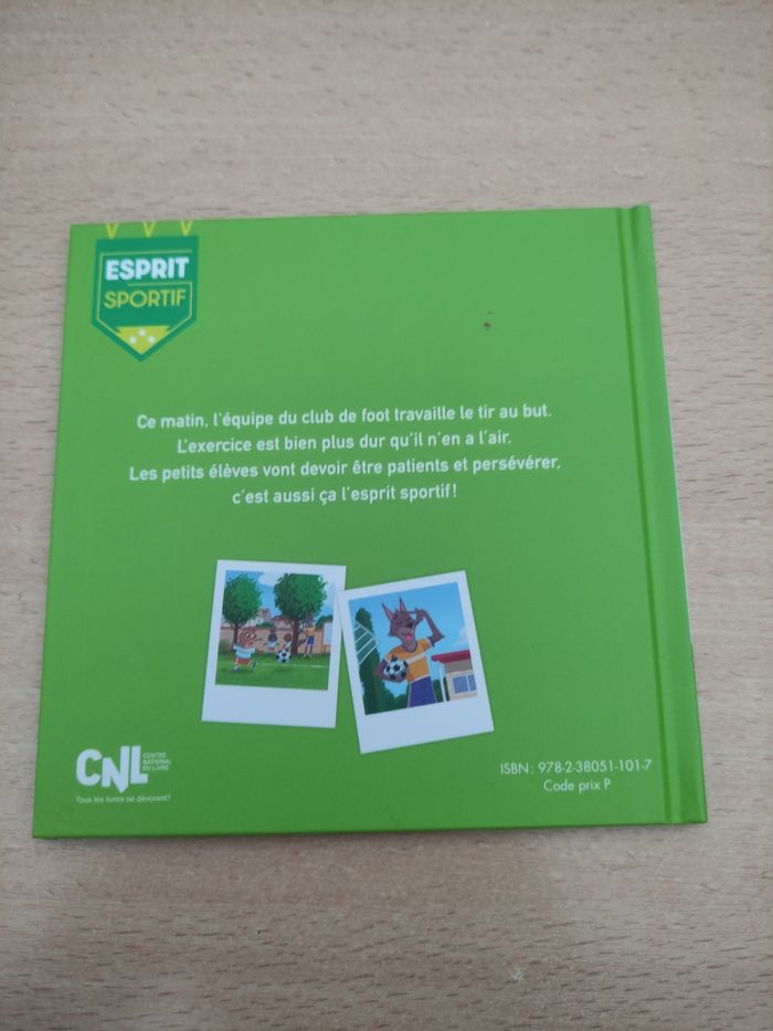 Livre collection esprit sportif titre "l'entraînement de football" - photo numéro 3