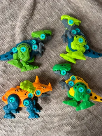 Lot de dinosaures à construire