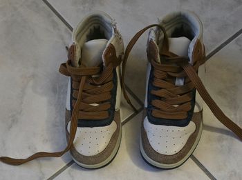 Baskets montantes okaidi taille 27