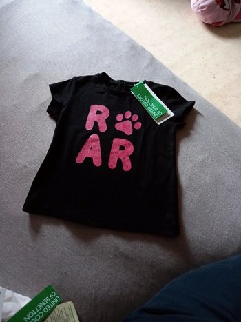 Tee-shirt 9 12 mois benetton neuf