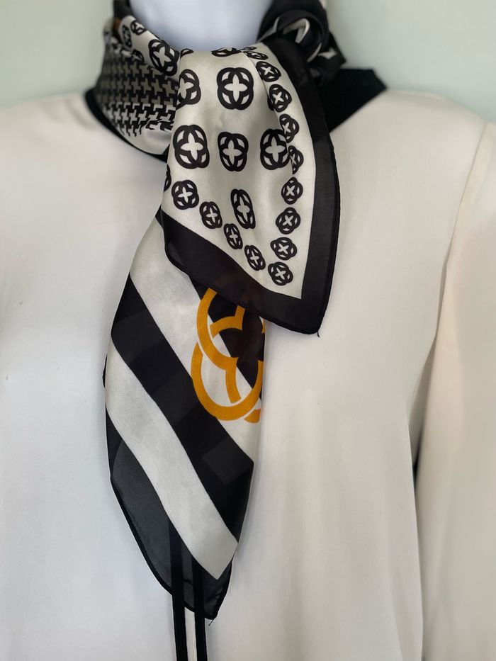Foulard Carré de soie - photo numéro 2
