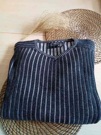Pull rayé noir et gris encolure en V Armand Thierry taille XXL 