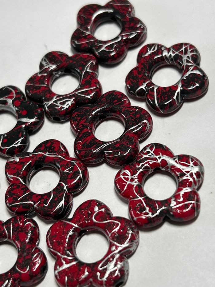 B48, 10 perles fleurs rouges avec dripping 20mm acrylique - photo numéro 2