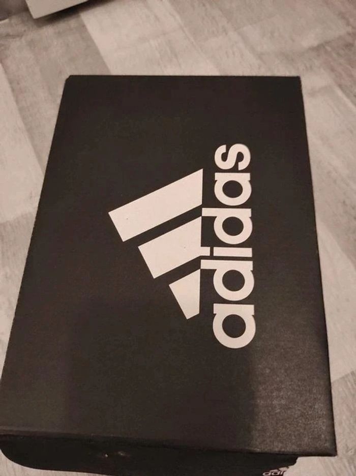 👟Basket Adidas taille 29 - photo numéro 5