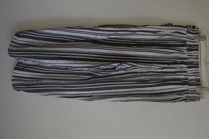 Pantalon large rayé H&M – Blanc & Noir – T.36 - photo numéro 2