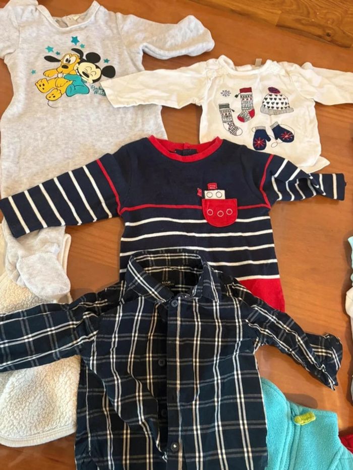 Lot vêtement bébé garçon 6 mois en très bon état - photo numéro 3