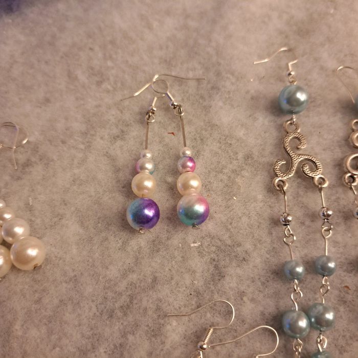 Boucles d'oreilles pendante avec perles nacré multicolore - photo numéro 9