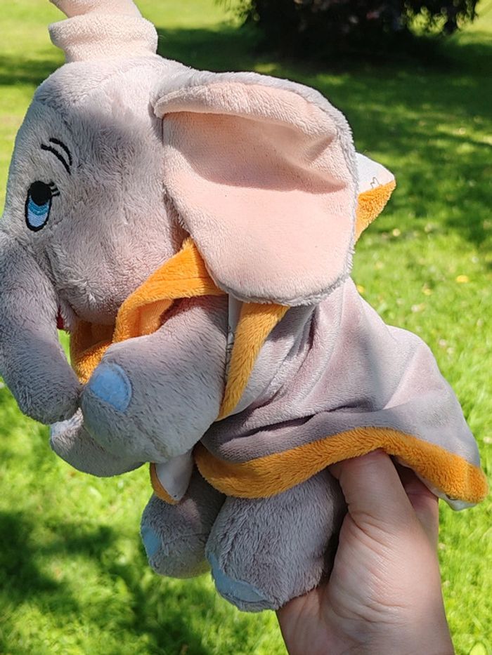 Peluche Dumbo avec sa couverture - photo numéro 3