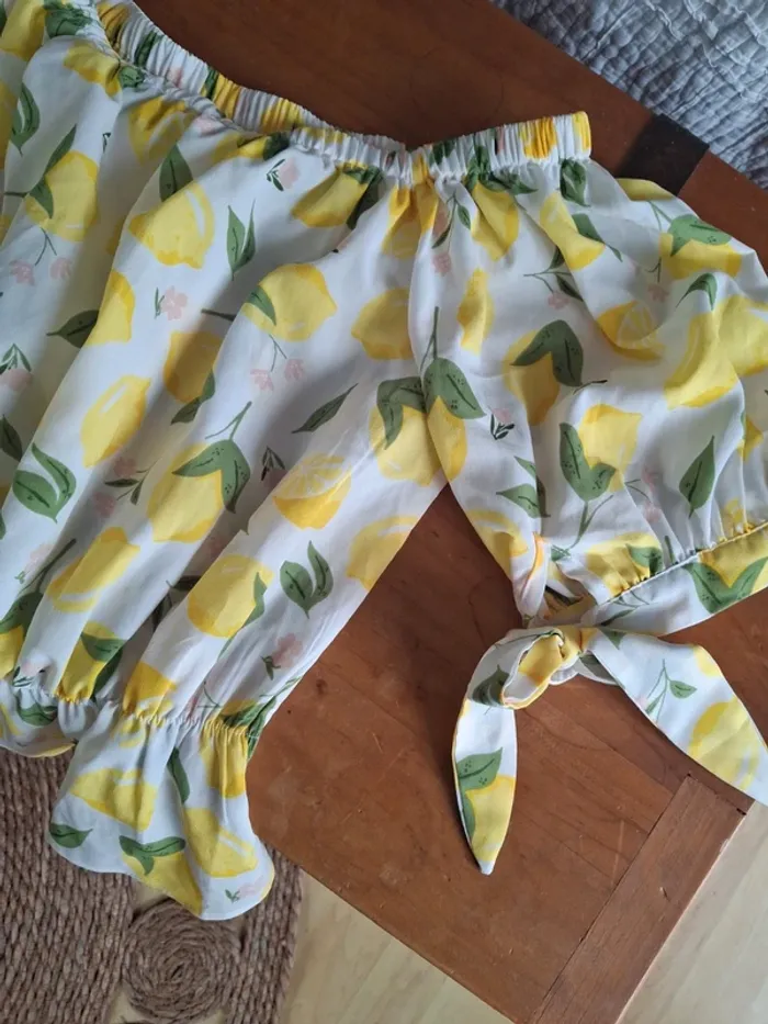 Top citrons et fleurs Jennyfer taille M