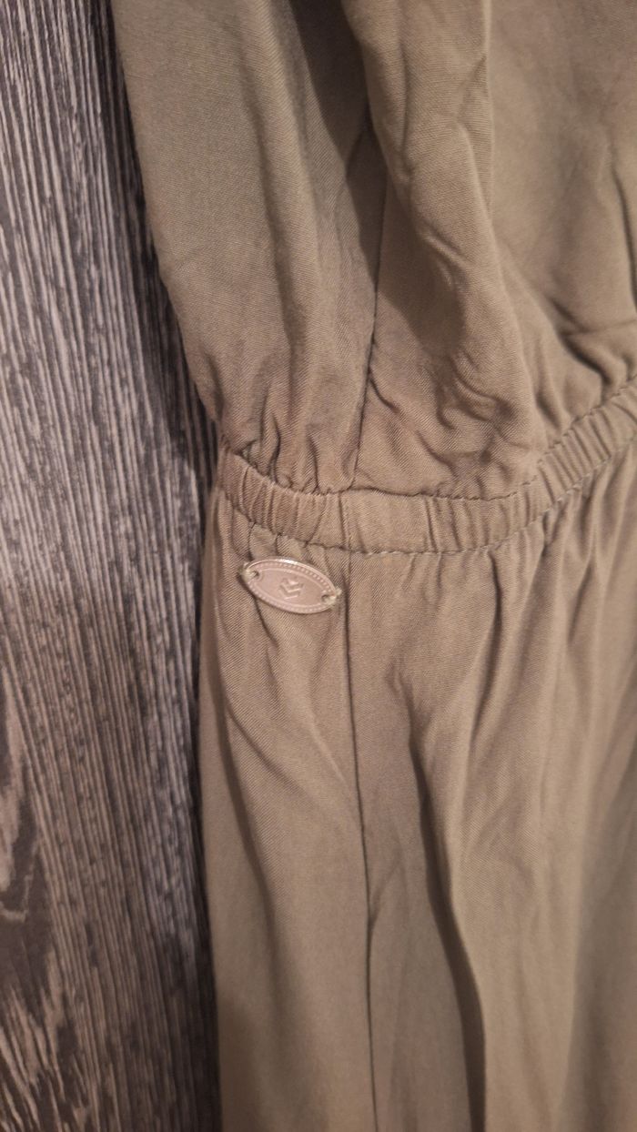 Robe longue bohème à bretelles fines kaki - photo numéro 6