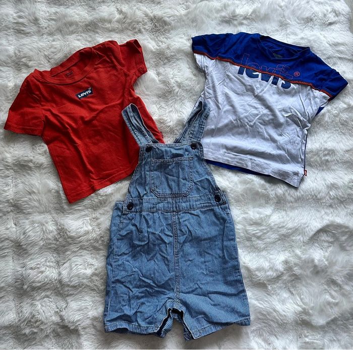 Ensemble, Levis en très bon état.