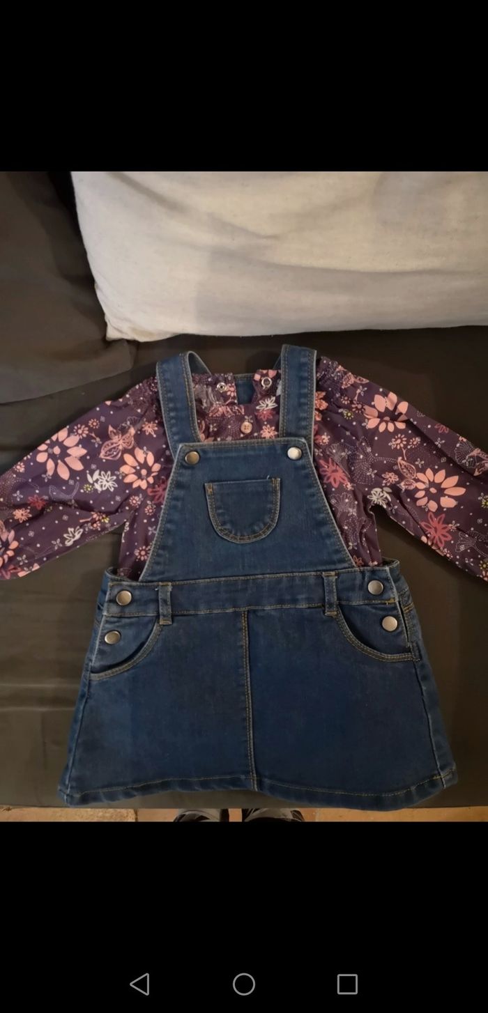 Lot 2 robes salopettes + 1 haut 12 mois - photo numéro 6