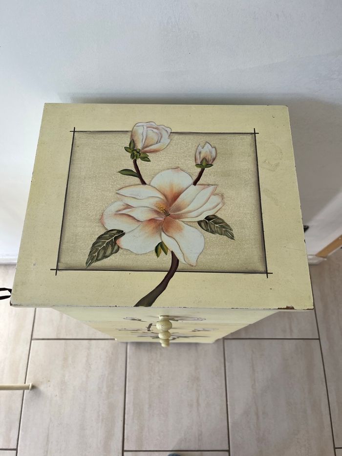 Petit meuble 4 tiroir salle - photo numéro 3