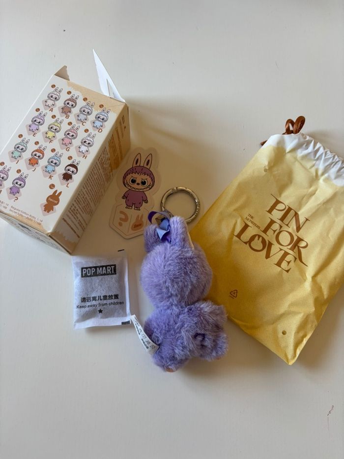 PopMart Labubu The Monsters Pin For Love « ? » - photo numéro 2