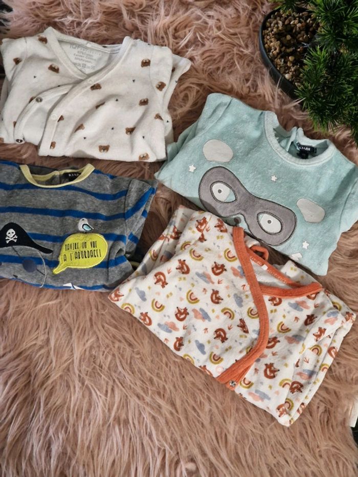 Lot 4 pyjamas