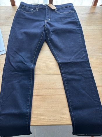 Jeans Lévis t 44 neuf 