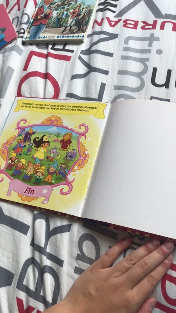 Livre Dora - photo numéro 4