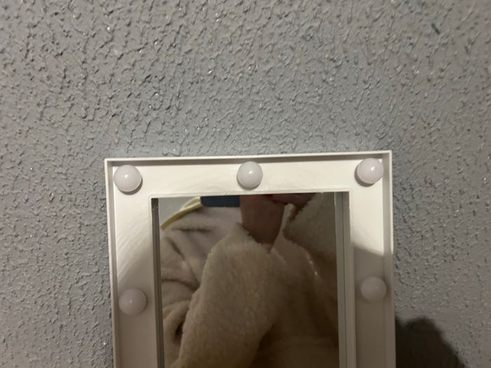 Miroir fonctionne avec des piles🪞 - photo numéro 7