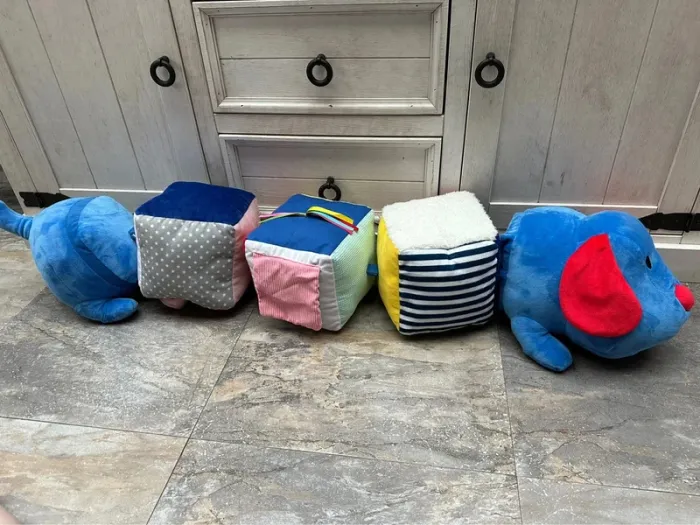 Chien Damien et ces cubes d'éveil en tissu Oxybul - photo numéro 2