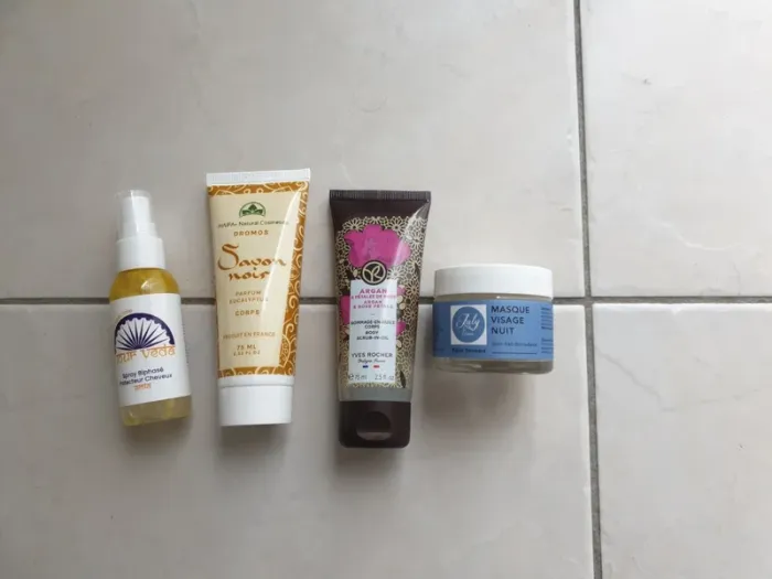 Lot 4 produits visage corps neufs - photo numéro 2