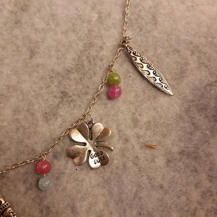 Collier avec breloques et perles multicolore - photo numéro 5