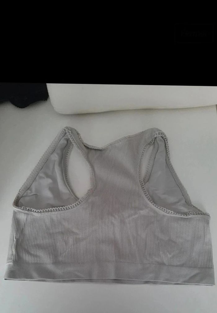 2 brassieres - photo numéro 2