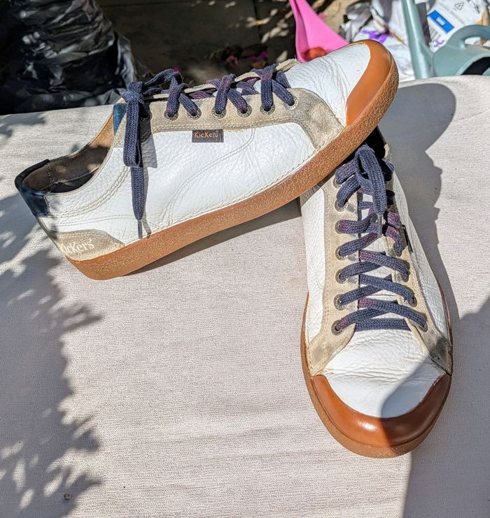 Baskets basses cuir  kickers 42