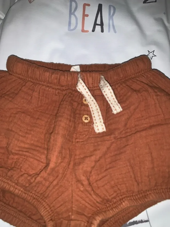Short barboteuse 3 mois marron camel Hema - photo numéro 3