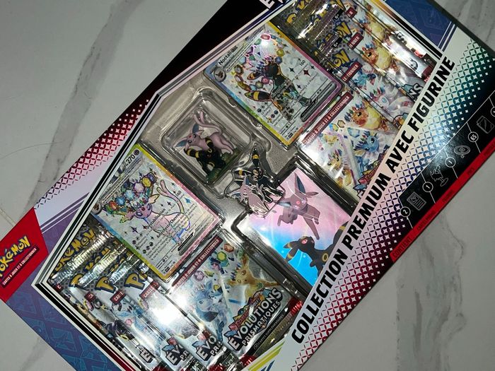 Coffret Pokémon collection premium avec figurine 8.5 évolutions prismatiques - photo numéro 2