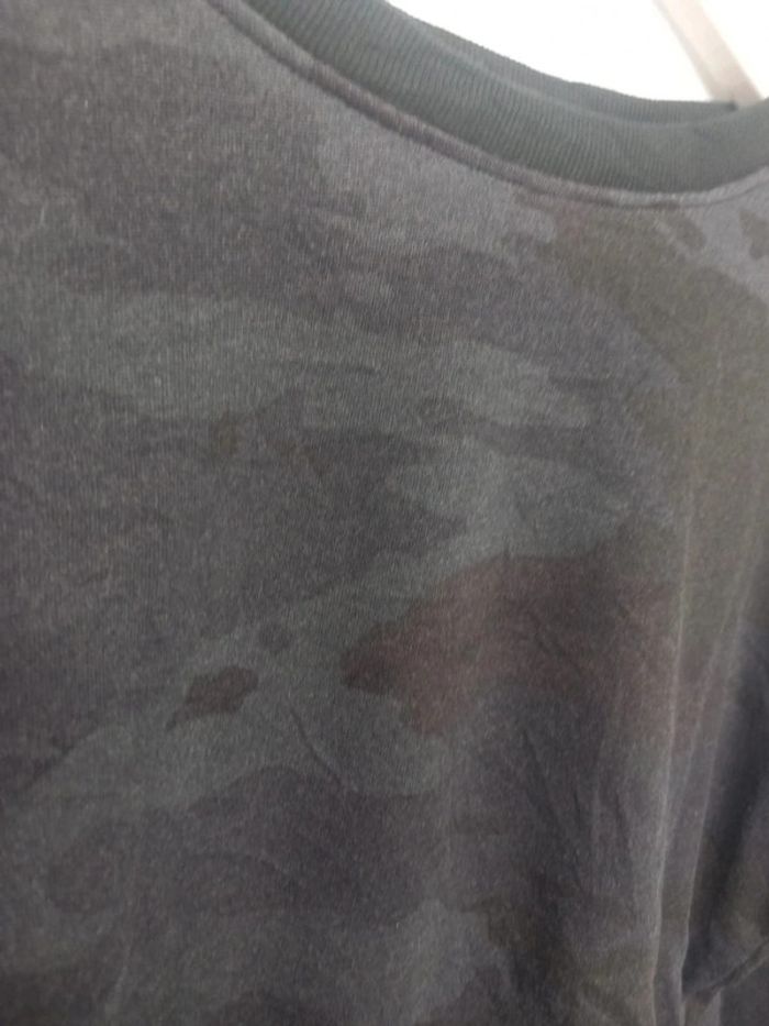 Sweat crop top Vintage motif camo Noir Victoria sport - photo numéro 6