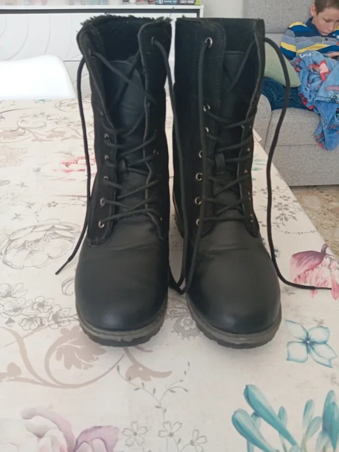 Bottine montante noir taille 8