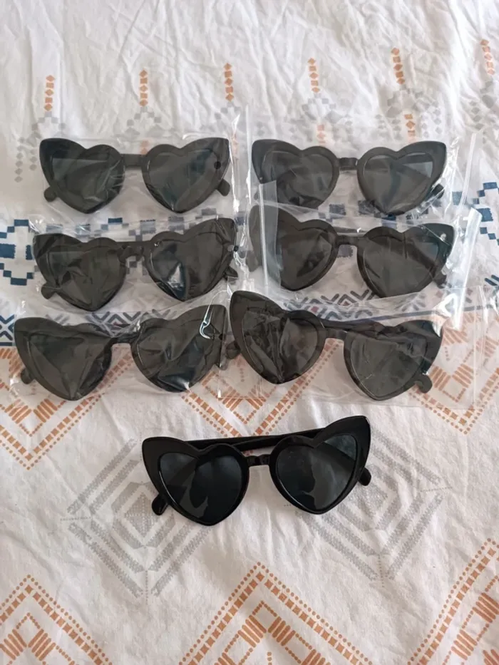 Lot de 7 paires de lunettes coeur