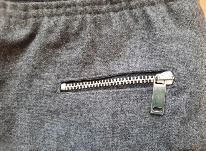 Superbe jupe en laine zara, 7/8 ans, grise - photo numéro 2