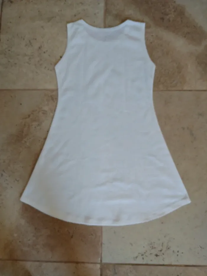 Robe sans en 14 ans - photo numéro 2