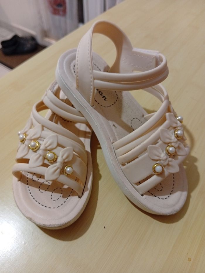 Nue pied fille - photo numéro 2