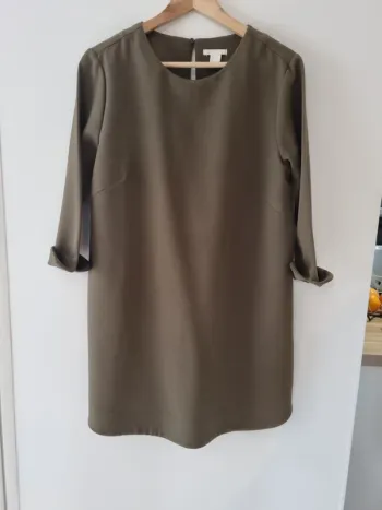 Robe droite kaki H&M
